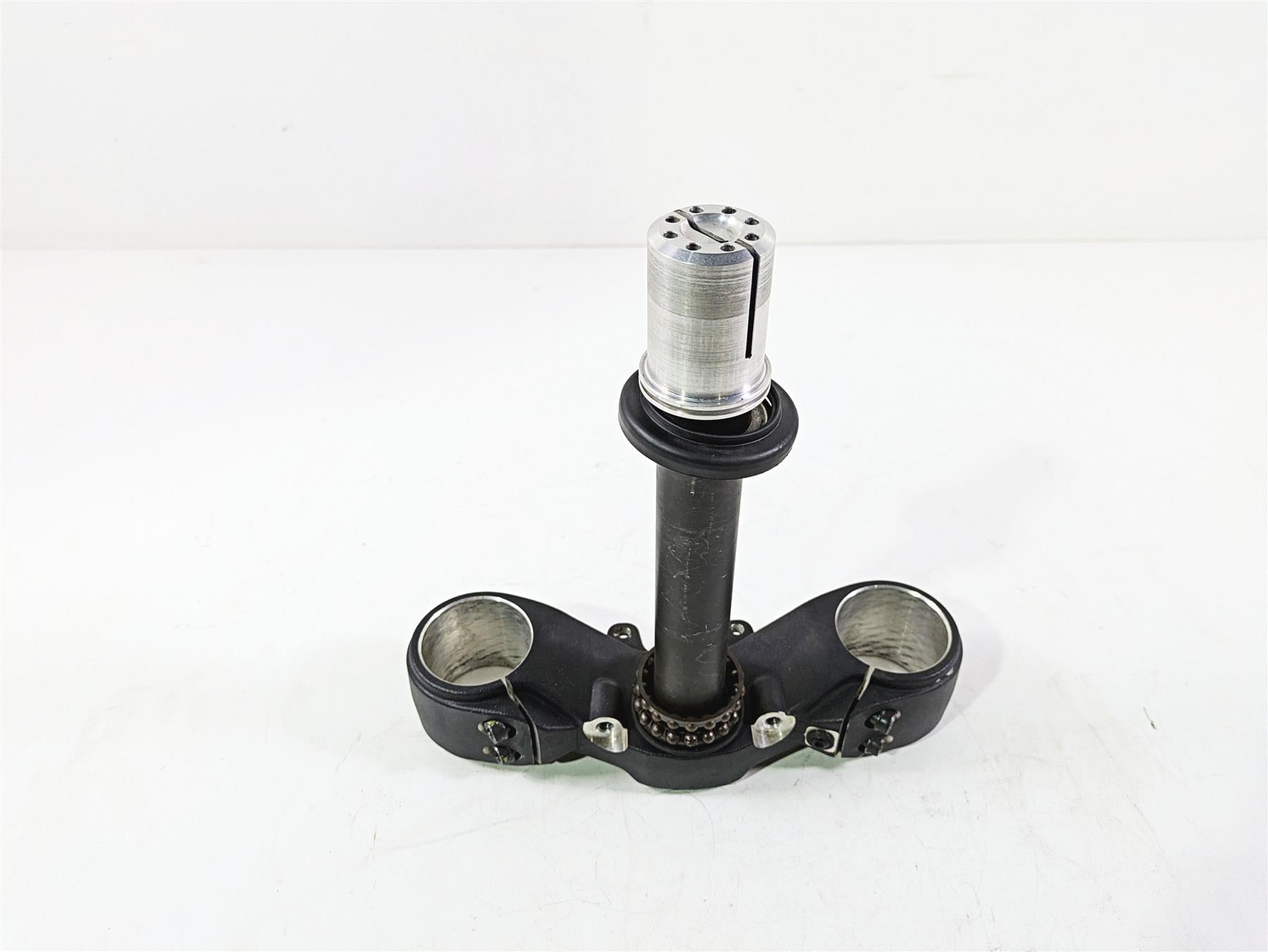 2013 Ducati Hyperstrada 821 Lower Triple Tree Steering Clamp 34220771AA {{ shop.shopifyCountryName }} - Mototech271