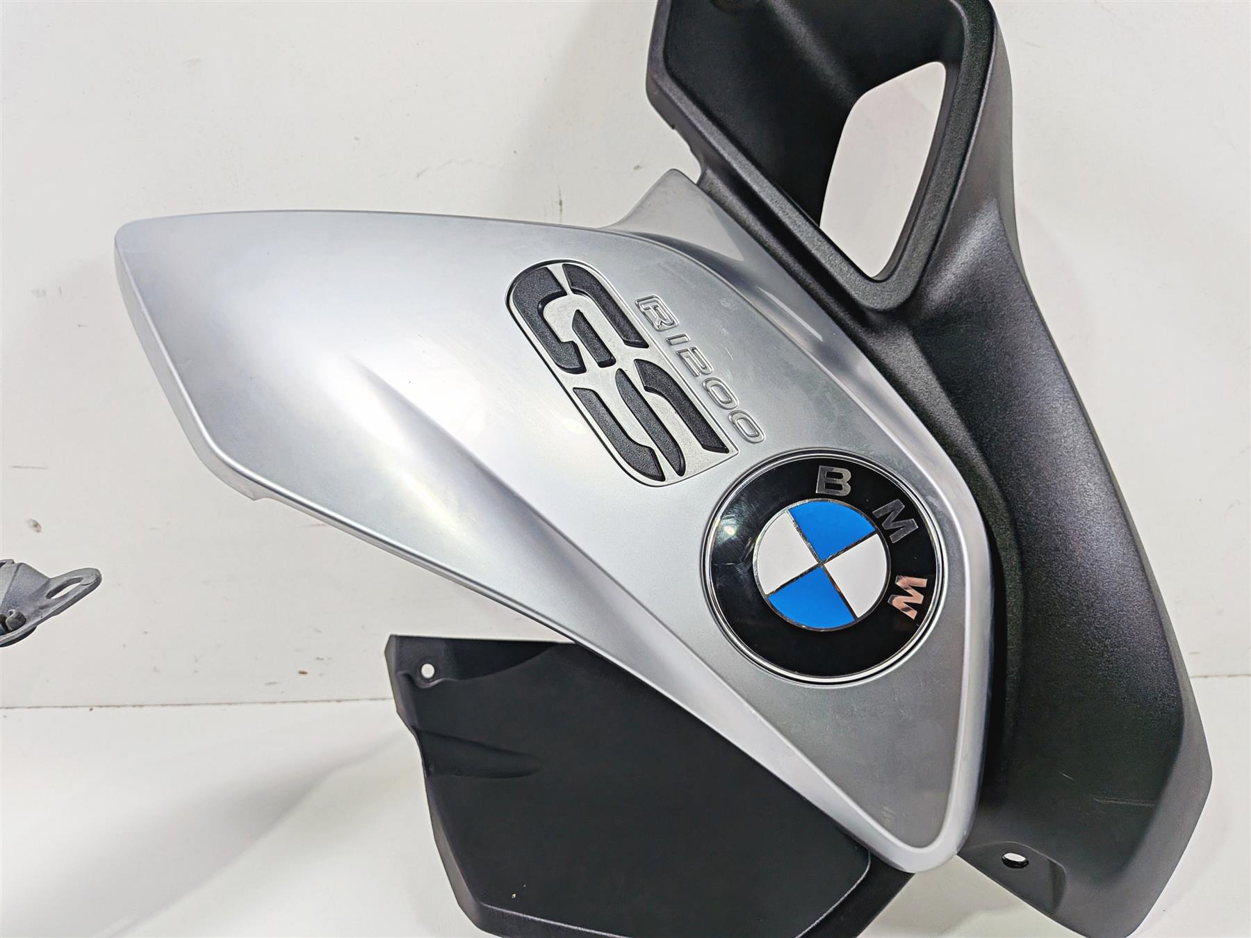 2016 BMW R1200 GS K50 Left Tank Side Main Fairing Emblem Set 46638533679 {{ shop.shopifyCountryName }} - Mototech271