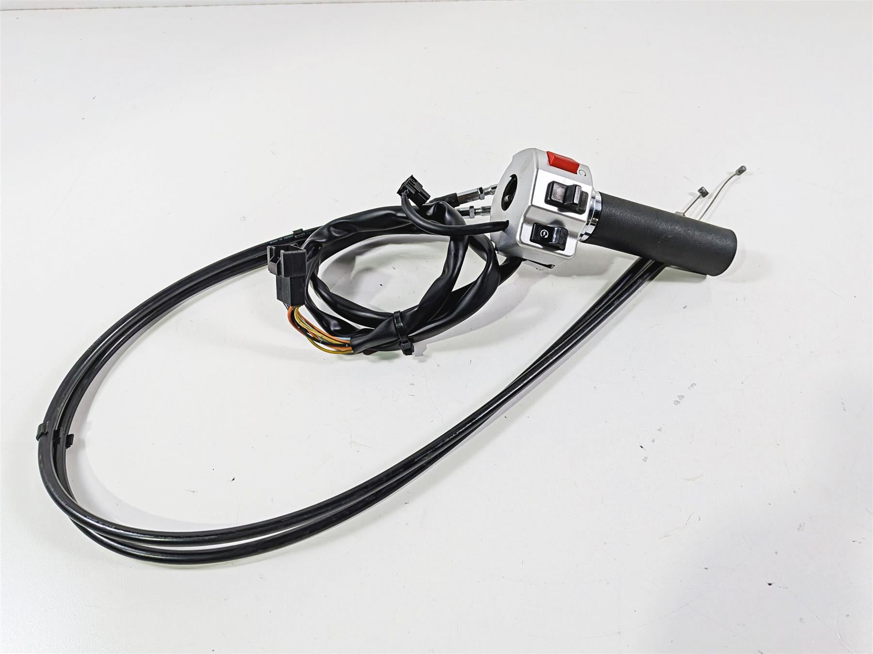 2006 Suzuki C90 VL1500T Boulevard Right Hand Throttle Control Switch 37200-41FA1 {{ shop.shopifyCountryName }} - Mototech271