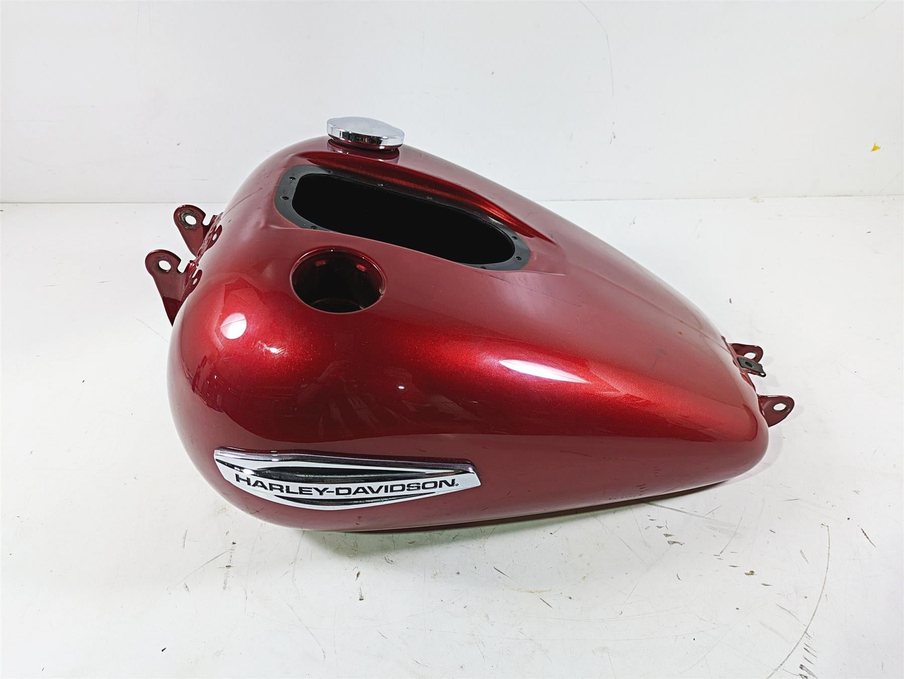 2012 Harley FLD Dyna Switchback Fuel Gas Petrol Tank 61593-10 {{ shop.shopifyCountryName }} - Mototech271
