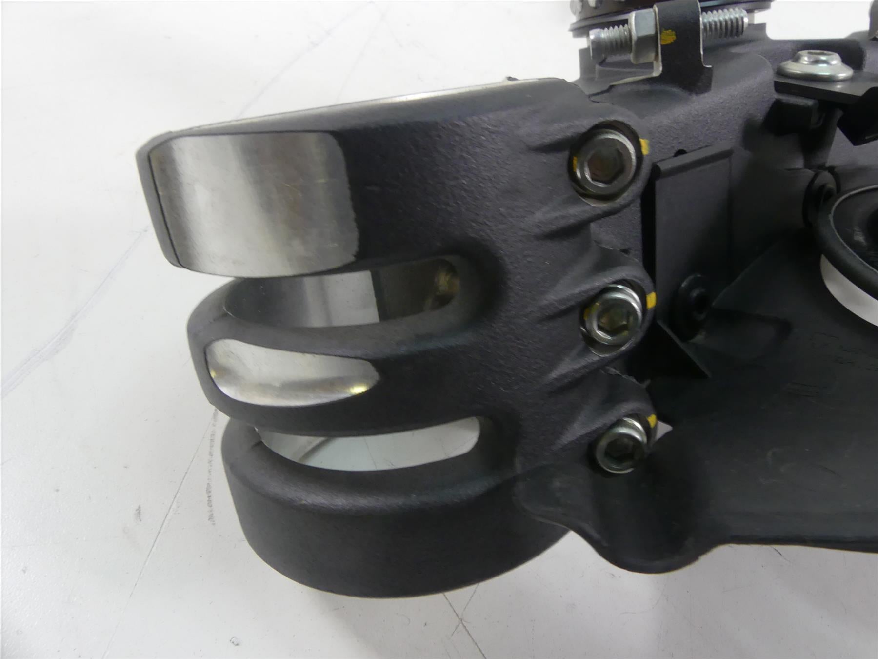 2020 Ducati Panigale V2 Lower Triple Tree Steering Clamp 58mm 342P0691AA {{ shop.shopifyCountryName }} - Mototech271