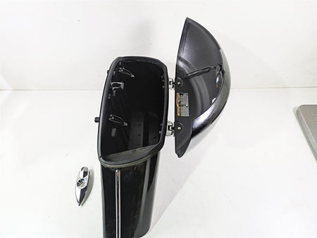 2017 Indian Chieftain Limited Right Black Gloss Saddlebag Saddle Bag 5451494 {{ shop.shopifyCountryName }} - Mototech271