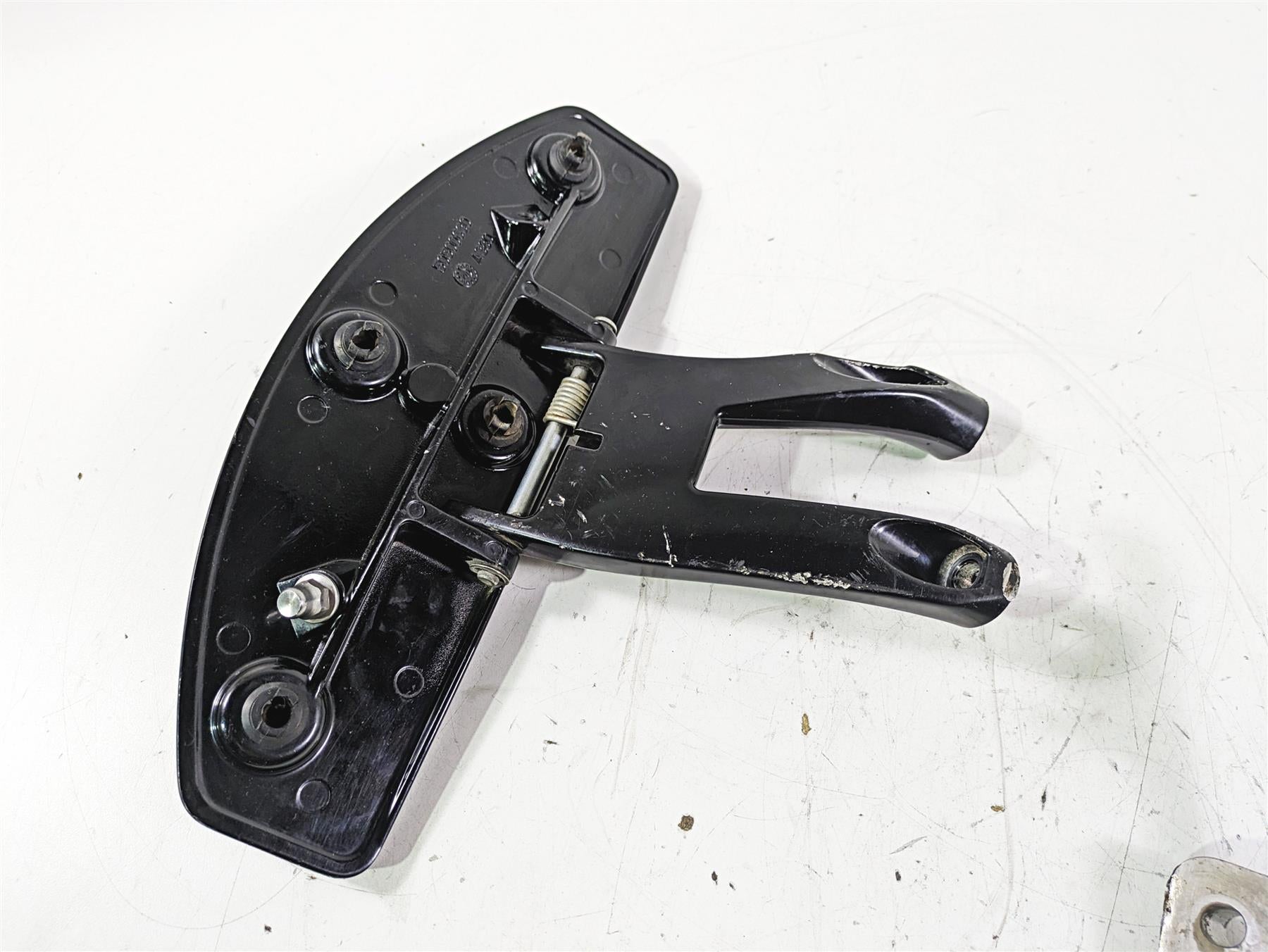 2021 Harley Softail FLSL Slim Right Floorboard & Brake Pedal 50500737 50600202 {{ shop.shopifyCountryName }} - Mototech271