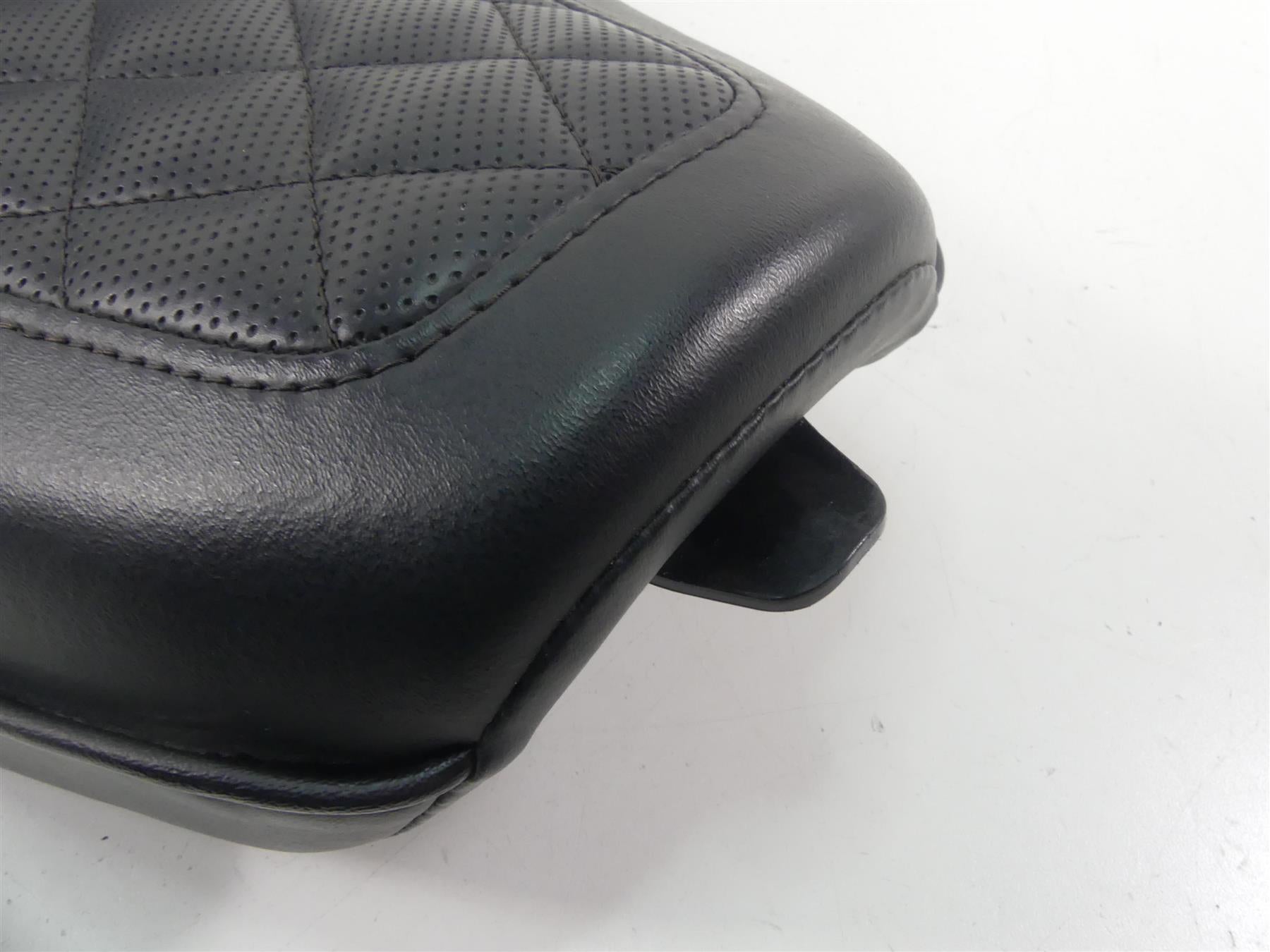 2020 Harley Sportster XL1200 NS Iron Driver Rider Seat Saddle - Read 52000428 {{ shop.shopifyCountryName }} - Mototech271