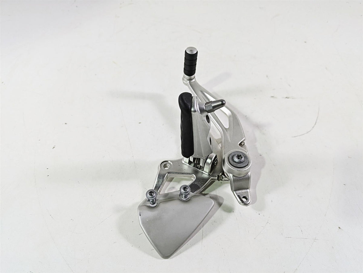2012 BMW R1200R K27 Right Rider Footpeg & Brake Pedal 46717671078 35217728911 {{ shop.shopifyCountryName }} - Mototech271