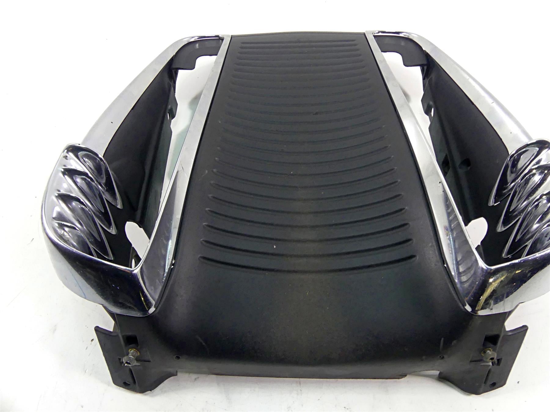 2005 Harley VRSCSE CVO V-Rod Radiator Center Cover Fairing Cowl 26788-01 {{ shop.shopifyCountryName }} - Mototech271