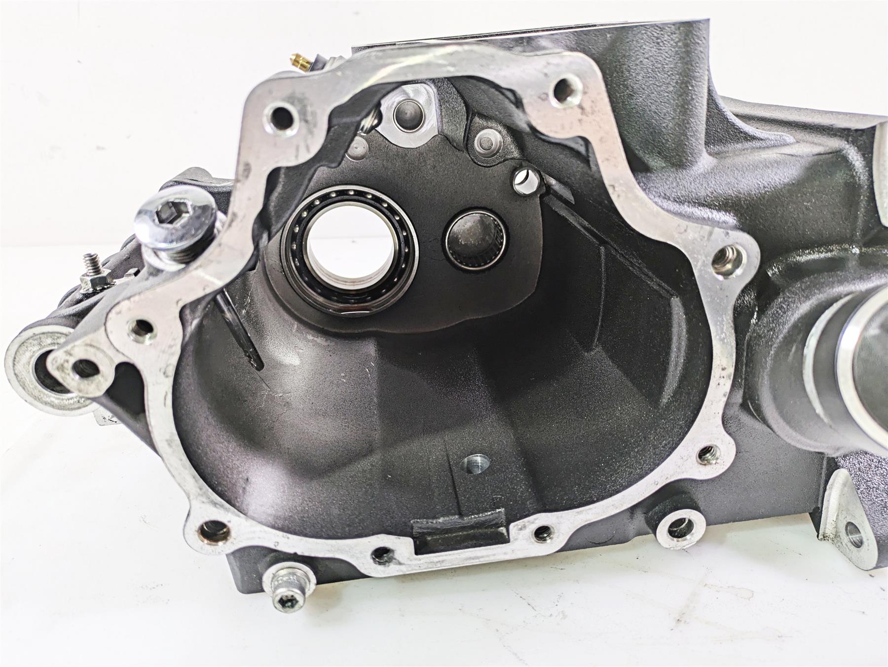 2017 Harley Dyna FXDB Street Bob Transmission Gear Case Housing 34747-06C {{ shop.shopifyCountryName }} - Mototech271