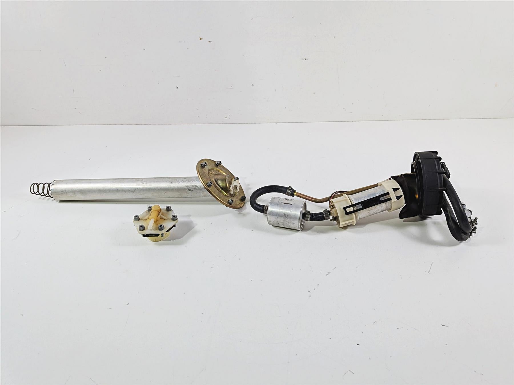 2002 BMW K1200LT 89V3 Fuel Gas Pump & Sending Unit 16141341231 16142305883 {{ shop.shopifyCountryName }} - Mototech271