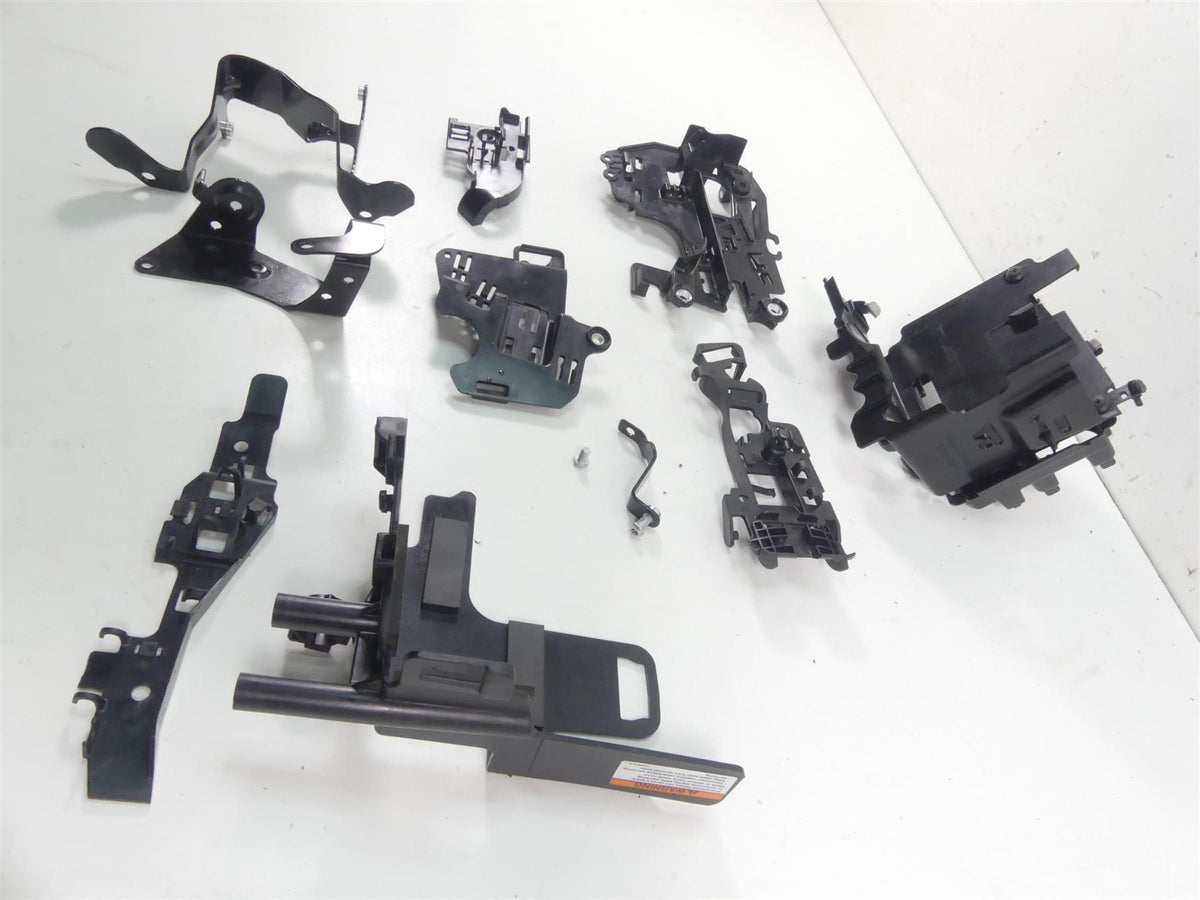 2022 Harley Softail FXBBS Street Bob Electrical Carrier Plastics Set 69201632 {{ shop.shopifyCountryName }} - Mototech271
