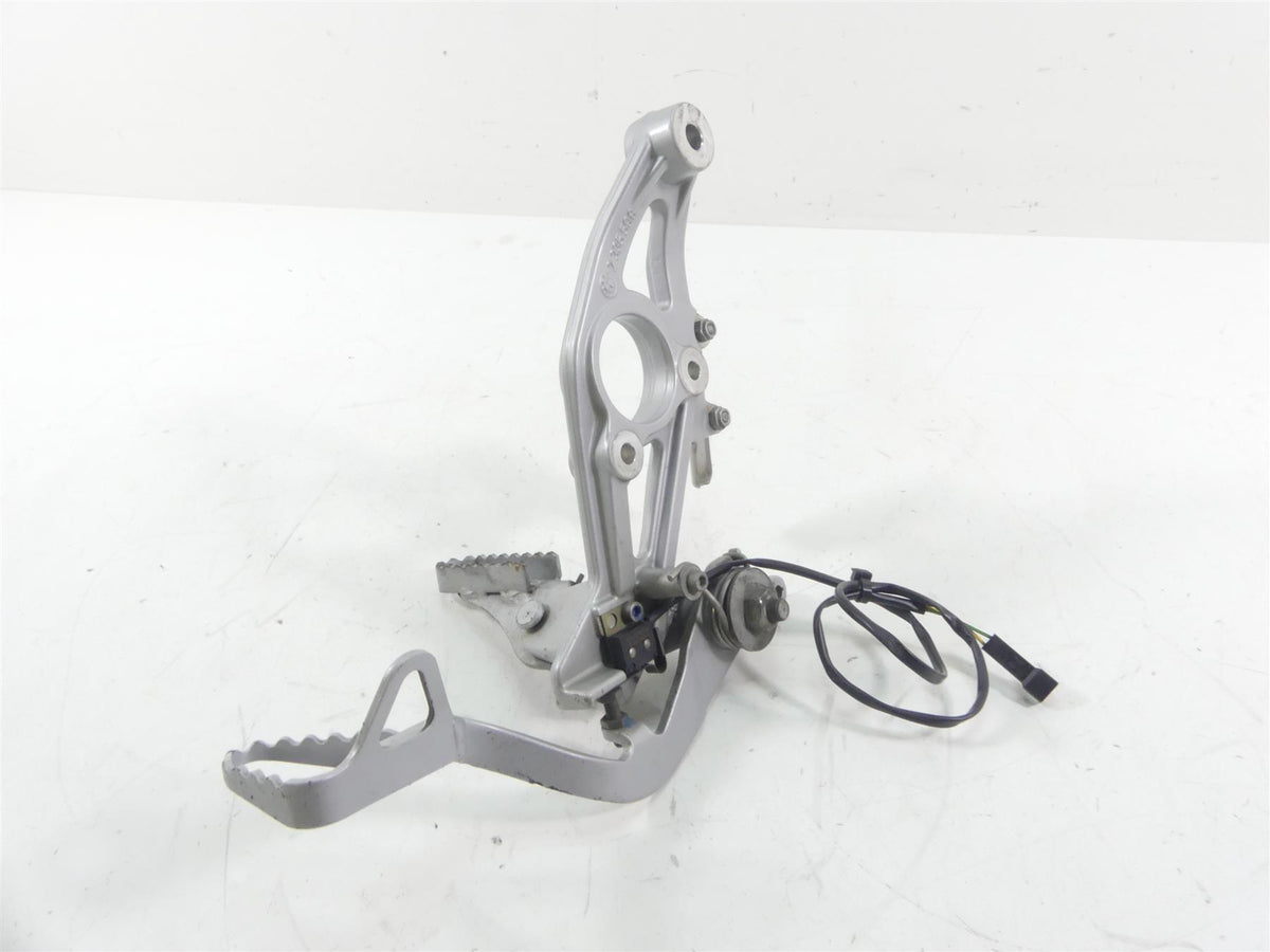 2001 BMW R1150 GS R21 Right Front Rider Footpeg & Brake Pedal Set 46712335598 {{ shop.shopifyCountryName }} - Mototech271