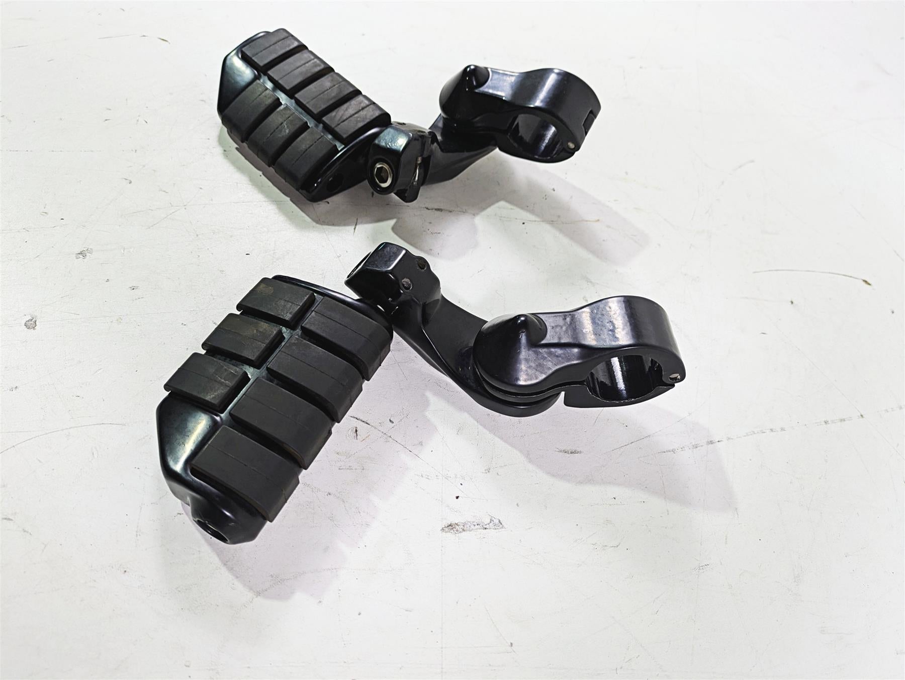2018 Indian Chieftain Limited Black Aftermarket Highway Foot Peg Set {{ shop.shopifyCountryName }} - Mototech271
