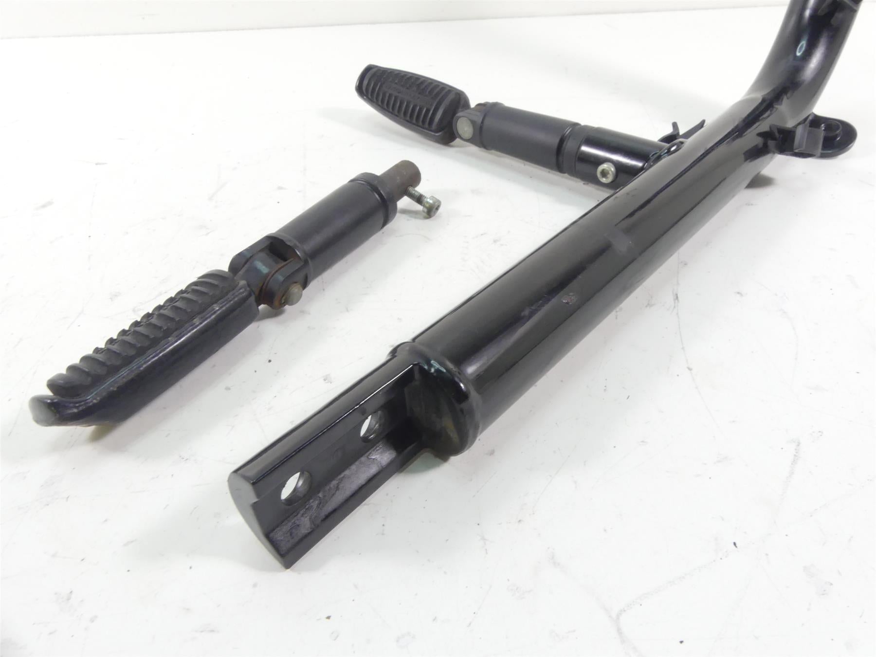 2006 Harley VRSCD Night V Rod Right Front Frame Downtube + Pegs 48067-06BK {{ shop.shopifyCountryName }} - Mototech271