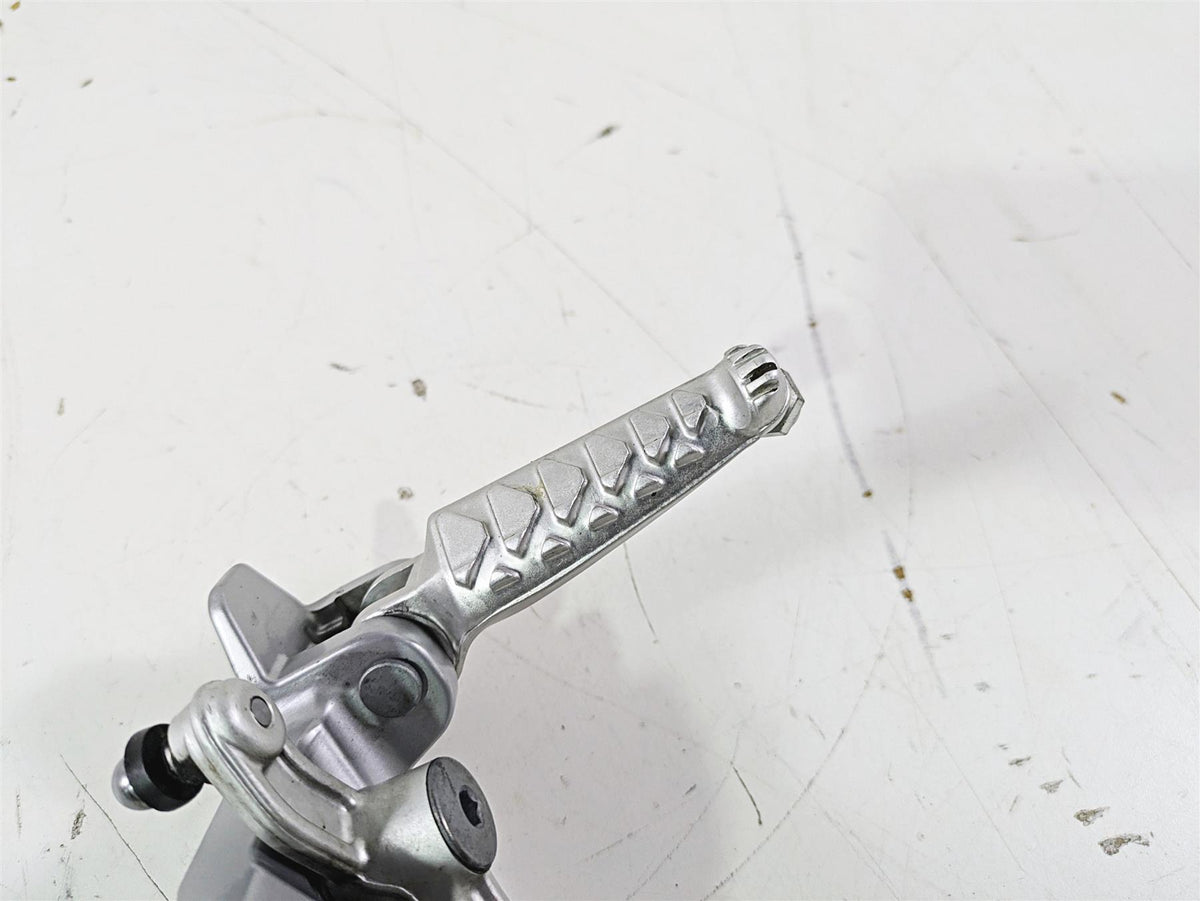 2021 Aprilia RS660 Left Rider Footpeg & Shifter Lever 2B005202 2B006352 {{ shop.shopifyCountryName }} - Mototech271