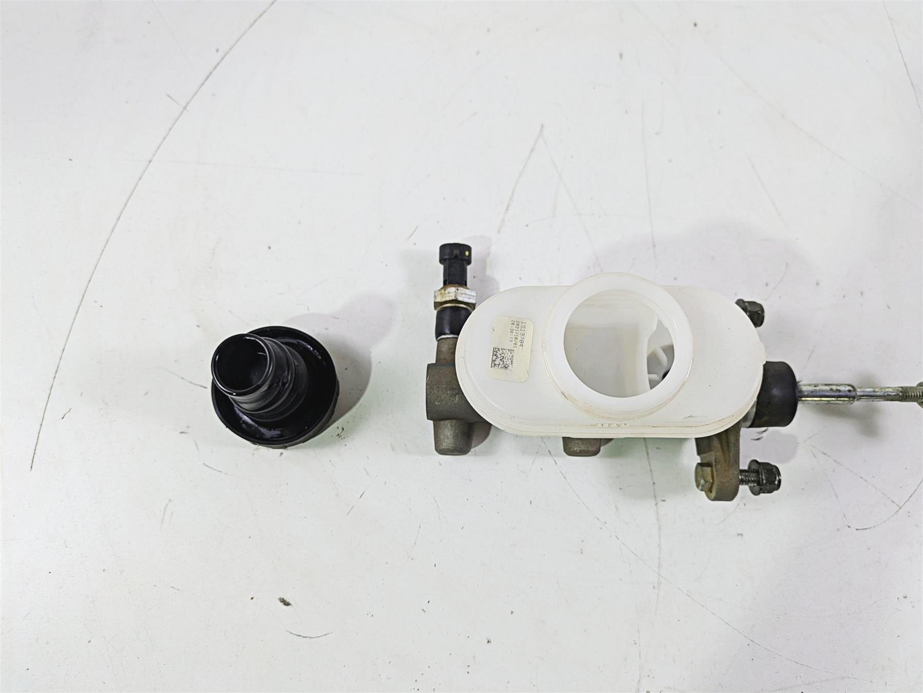 2022 Polaris Ranger 1000 Premium Main Brake Master Cylinder 3/4" 1912822 {{ shop.shopifyCountryName }} - Mototech271