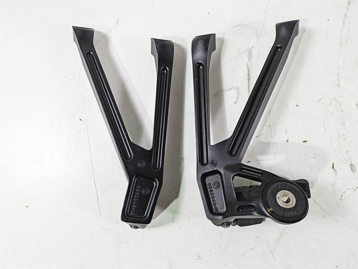 2019 BMW S1000XR K49 Rear Passenger Footpeg Set - Read 46718553845 46718553846 {{ shop.shopifyCountryName }} - Mototech271
