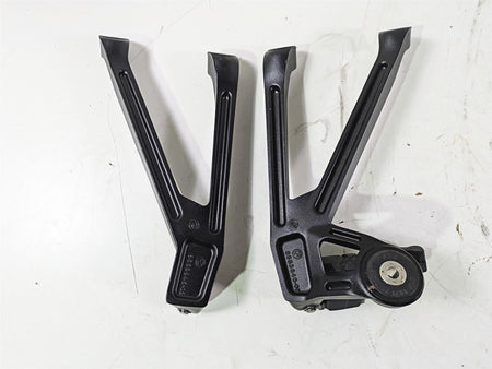 2019 BMW S1000XR K49 Rear Passenger Footpeg Set - Read 46718553845 46718553846 {{ shop.shopifyCountryName }} - Mototech271