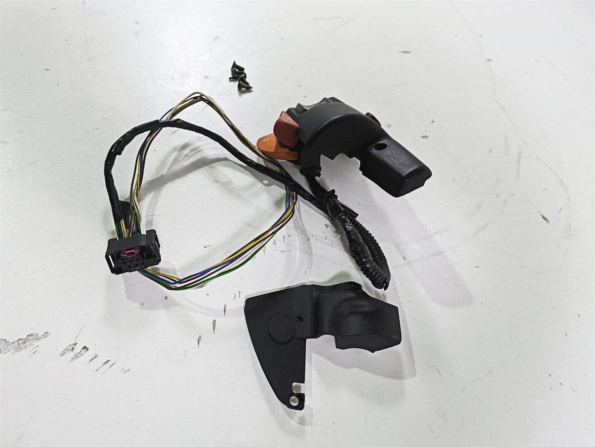 2004 BMW R1150GS R21 Left Hand Control Switch Blinker Light Horn 61317659325 {{ shop.shopifyCountryName }} - Mototech271