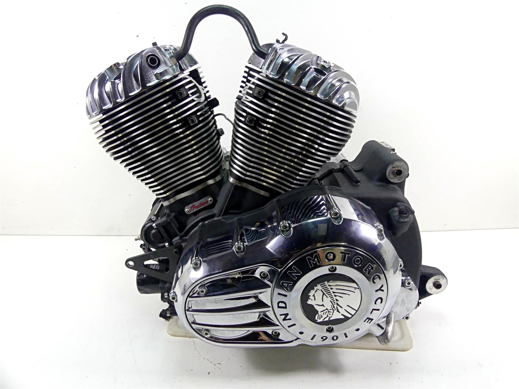 2019 Indian Chieftain Classic Running Engine 111ci Thunderstroke - Video 1205727 {{ shop.shopifyCountryName }} - Mototech271