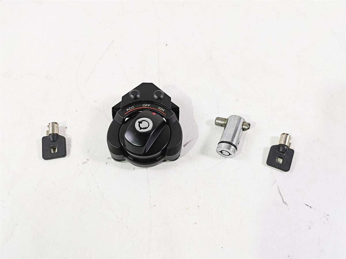 2010 Harley VRSCF Muscle Rod Ignition Switch Key Steering Lock Set 70020-05 {{ shop.shopifyCountryName }} - Mototech271