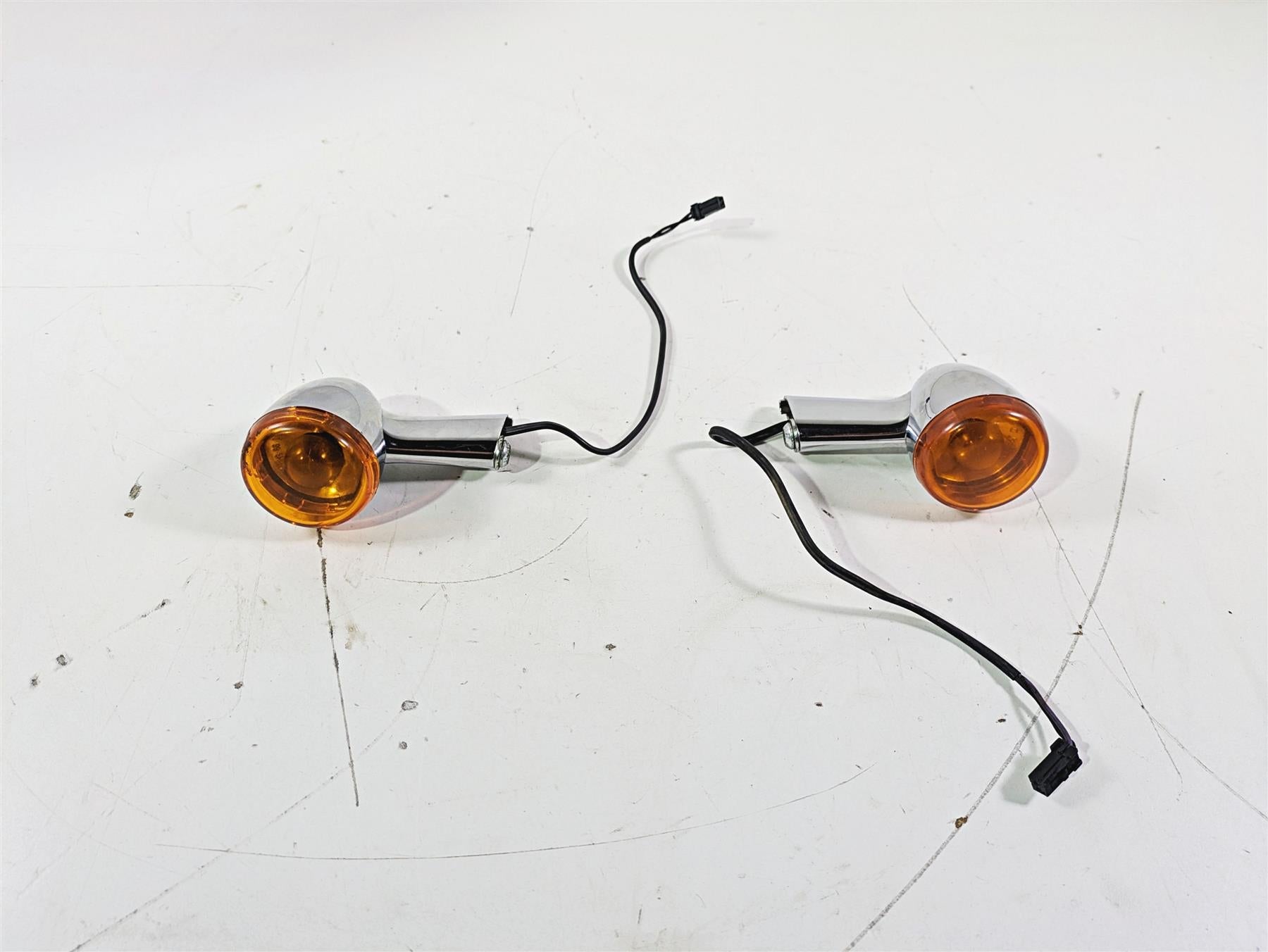 2004 Harley Softail FLSTF Fat Boy Rear Blinker Turn Singnal Set 68977-00 | Mototech271