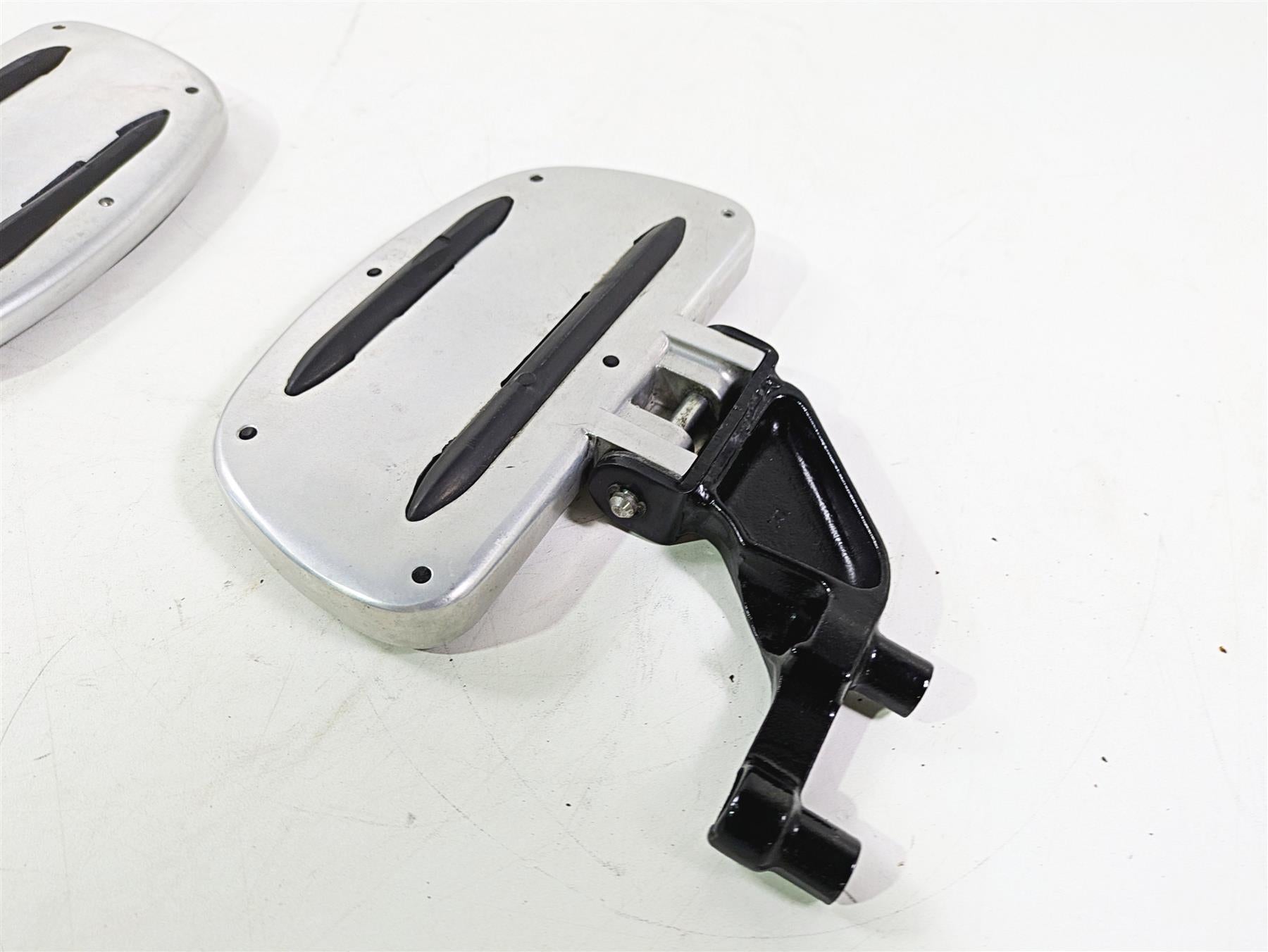 2008 Yamaha XVZ1300 Royal Star Rear Passenger Floorboard Set 4XY-27440-00-00 {{ shop.shopifyCountryName }} - Mototech271
