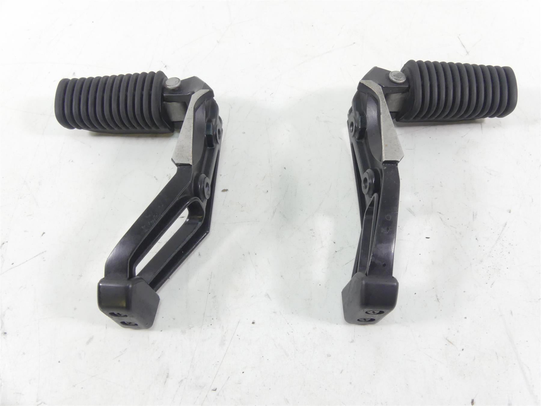 1999 BMW R1100 GS 259E Passenger Footpeg Foot Peg Set 46712314761 46712314762 {{ shop.shopifyCountryName }} - Mototech271