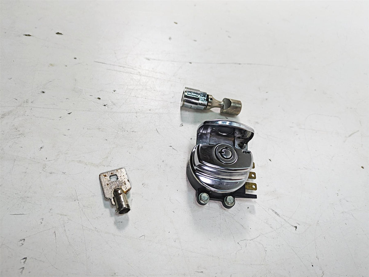 2000 Harley FXSTS Softail Springer Ignition Switch Key Lock Set 71450-04 {{ shop.shopifyCountryName }} - Mototech271