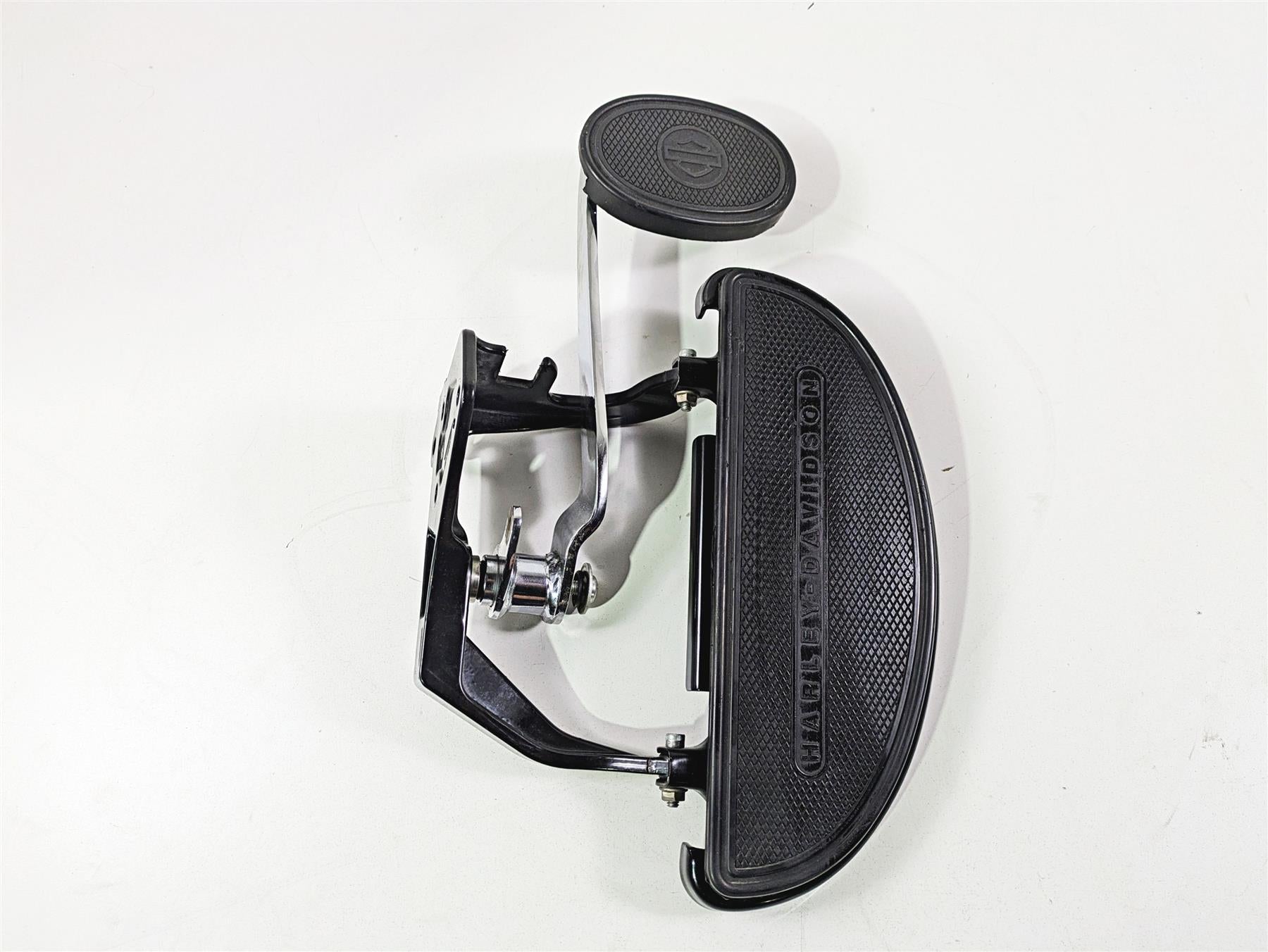 2014 Harley FLS Softail Slim Right Front Floorboard & Brake Pedal 42431-11 {{ shop.shopifyCountryName }} - Mototech271