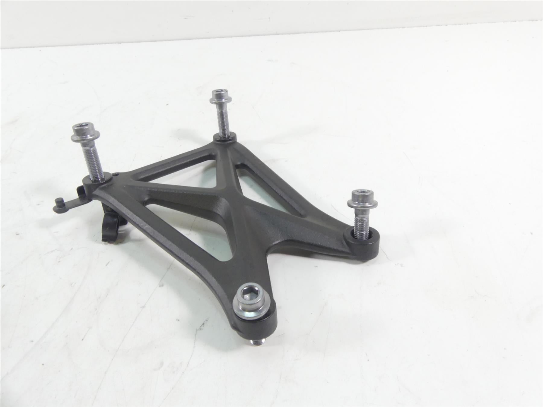 2013 Yamaha VMX17 V-Max 1700 Engine Motor Stay Bracket Mount Set 2S3-21315-00-00 {{ shop.shopifyCountryName }} - Mototech271