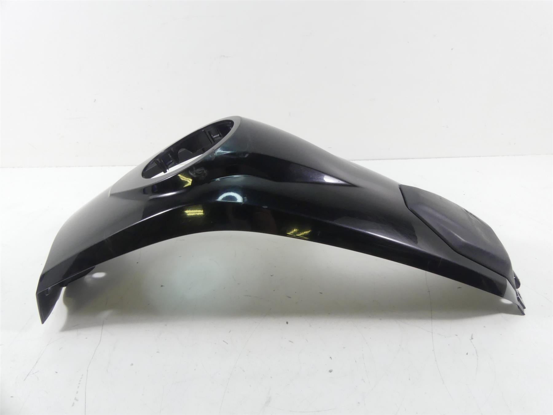 2016 BMW R1200GS K50 Center Fuel Gas Tank Cover Fairing - Read 8555990 {{ shop.shopifyCountryName }} - Mototech271