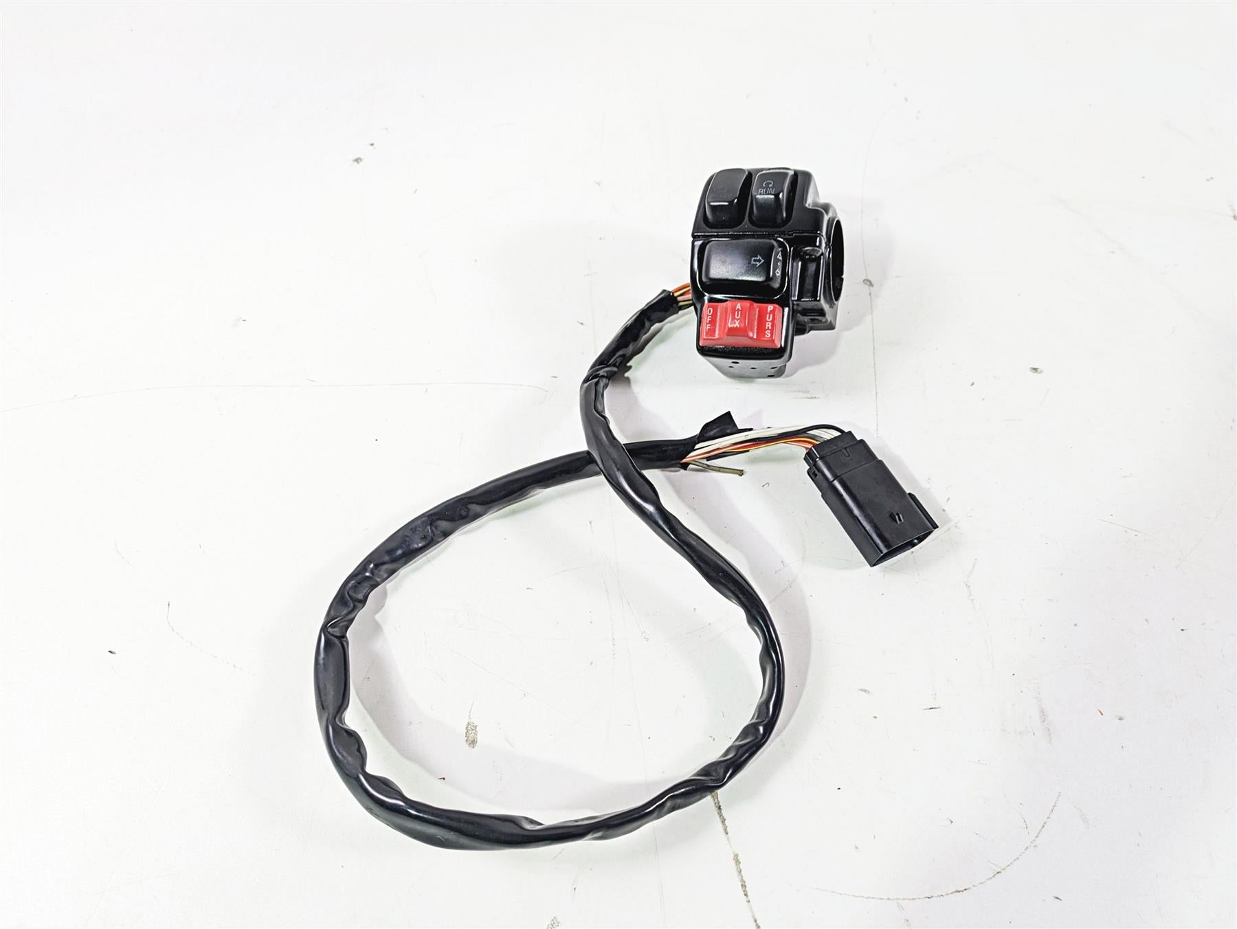 2008 Harley Touring FLHTP Electra Glide Right Hand Control Switch Read 70356-96A {{ shop.shopifyCountryName }} - Mototech271