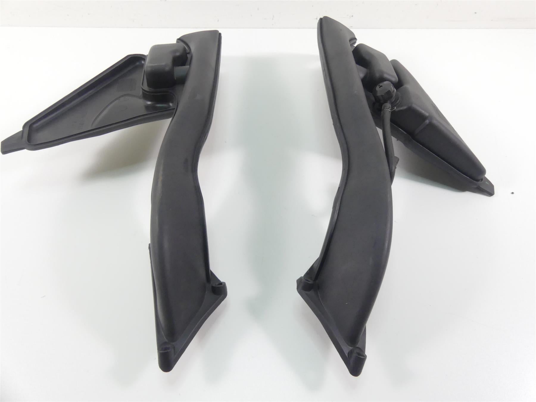 2004 Ducati 999 SBK Front Air Inlet Tubes Duct Ram Set 48410411A 42620191A {{ shop.shopifyCountryName }} - Mototech271