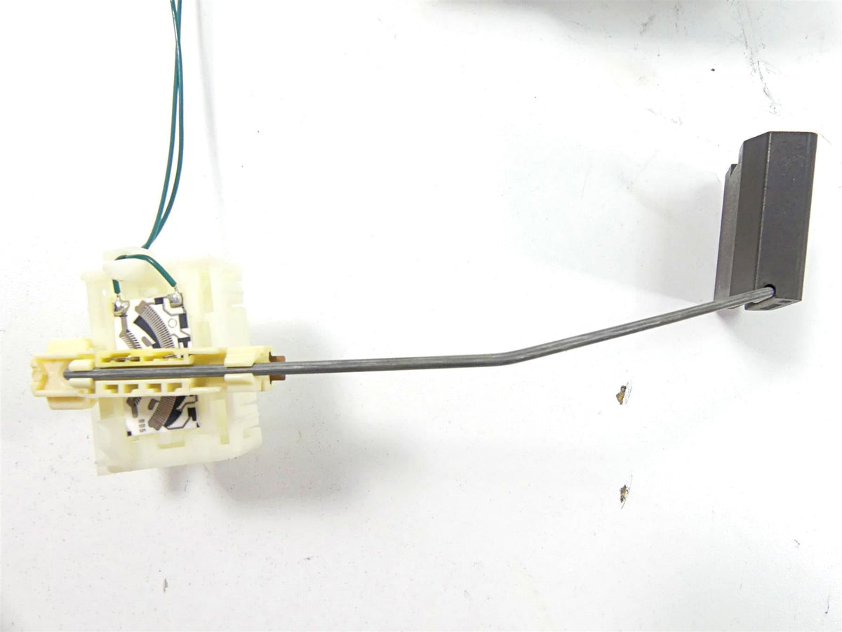 2013 BMW S1000RR K46 Fuel Gas Petrol Pump + Level Sender 16147718349 7710721 {{ shop.shopifyCountryName }} - Mototech271