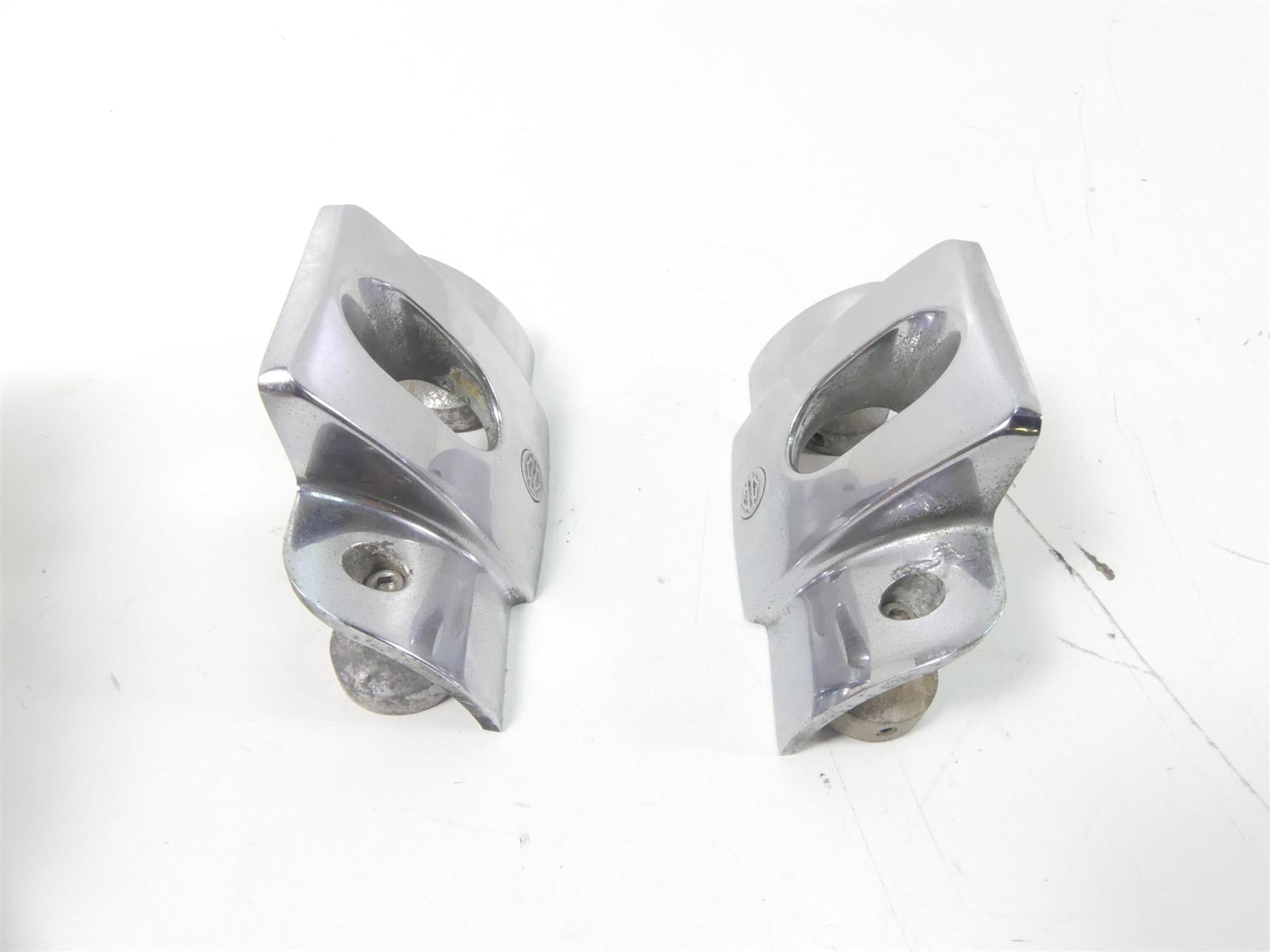 2002 Harley Softail FXSTDI Deuce Chrome Spark Plug Covers 43870-00 43869-00 {{ shop.shopifyCountryName }} - Mototech271