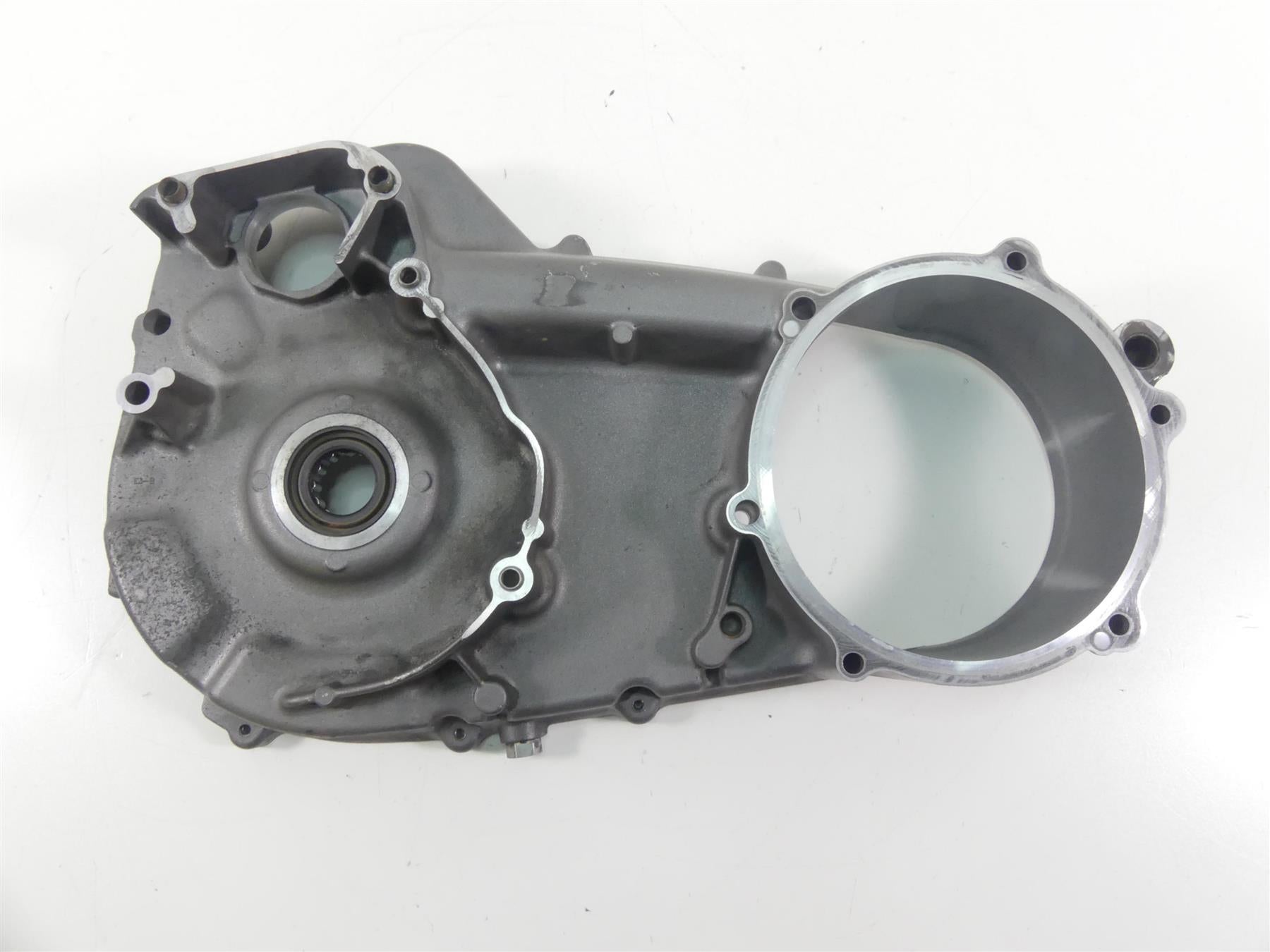 2009 Harley FLHTCU SE4 CVO E-Glide Inner Primary Drive Clutch Cover 60677-07 {{ shop.shopifyCountryName }} - Mototech271