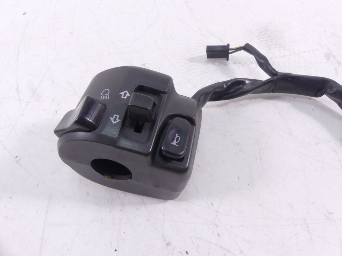 2012 Yamaha XT1200 Super Tenere Left Control Switch Blinker Light 23P-83973-10 {{ shop.shopifyCountryName }} - Mototech271