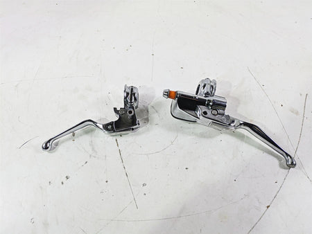 2004 Harley Softail FLSTF Fat Boy Chrome Brake Master Cylinder Set 9/16 45019-96 {{ shop.shopifyCountryName }} - Mototech271