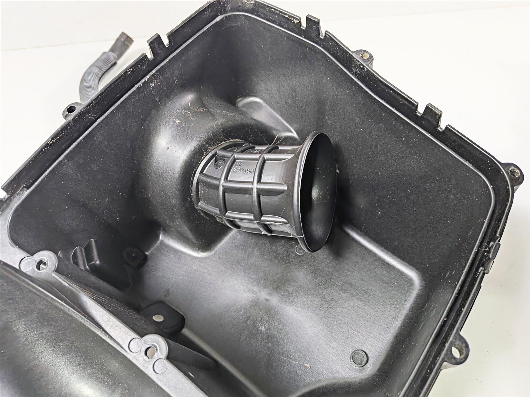 2021 Sea-Doo Spark 900 Trixx Air Box Filter Cleaner 273000385 273000386 {{ shop.shopifyCountryName }} - Mototech271