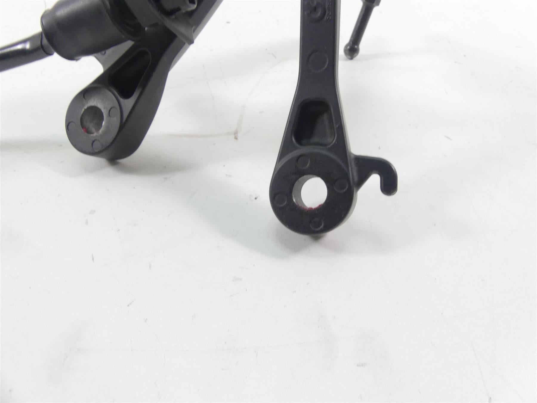2013 Kawasaki ZX636 ZX6R Ninja Right Footpeg & Bracket Set 35063-0590-18R {{ shop.shopifyCountryName }} - Mototech271
