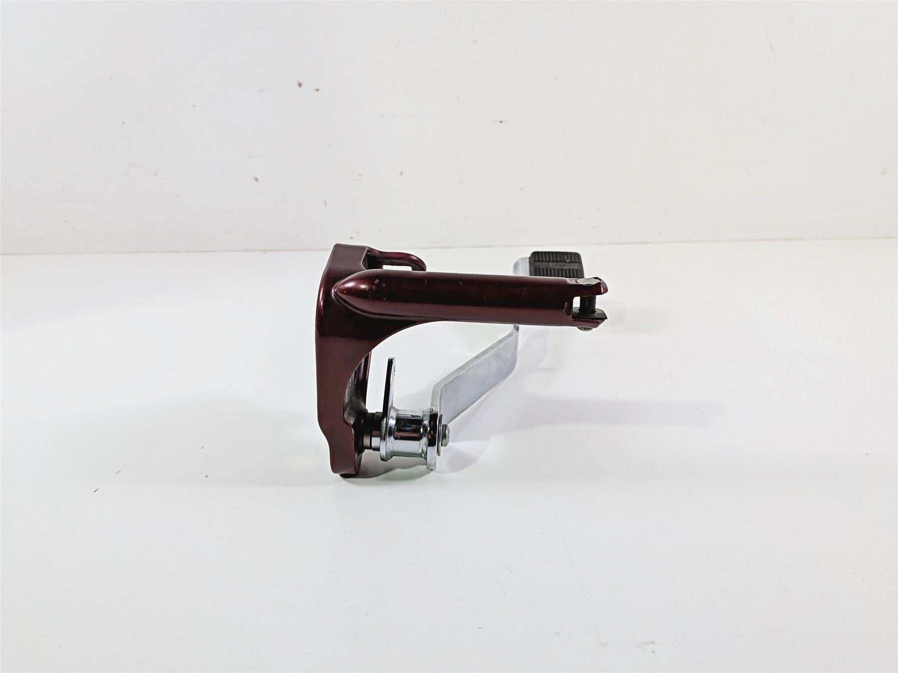 2009 Harley FXCWC Softail Rocker Right Front Footpeg Mount - Read 42508-08 {{ shop.shopifyCountryName }} - Mototech271