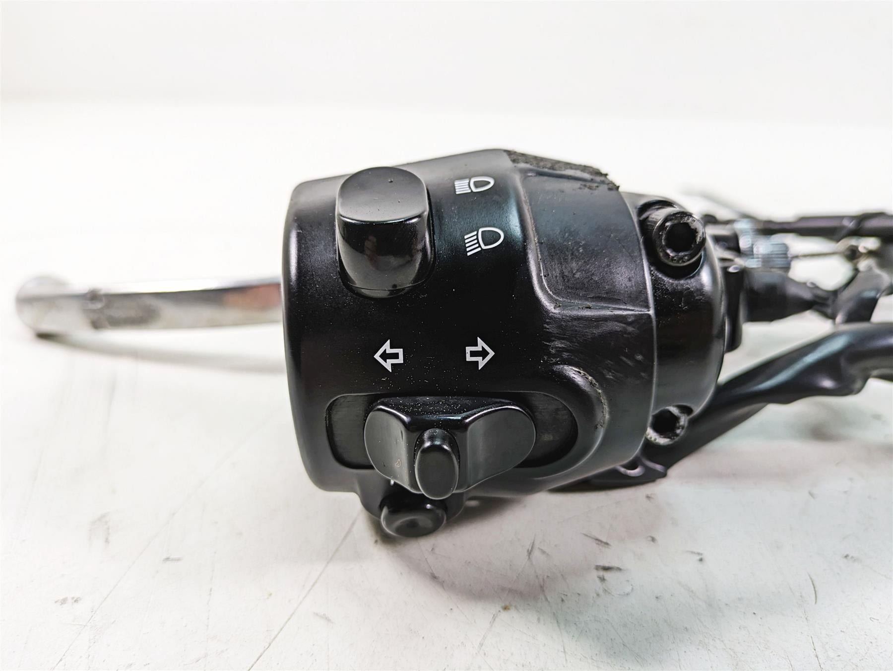 2011 Triumph America Clutch Perch Turn Signal Control Switch Set T2046023 {{ shop.shopifyCountryName }} - Mototech271