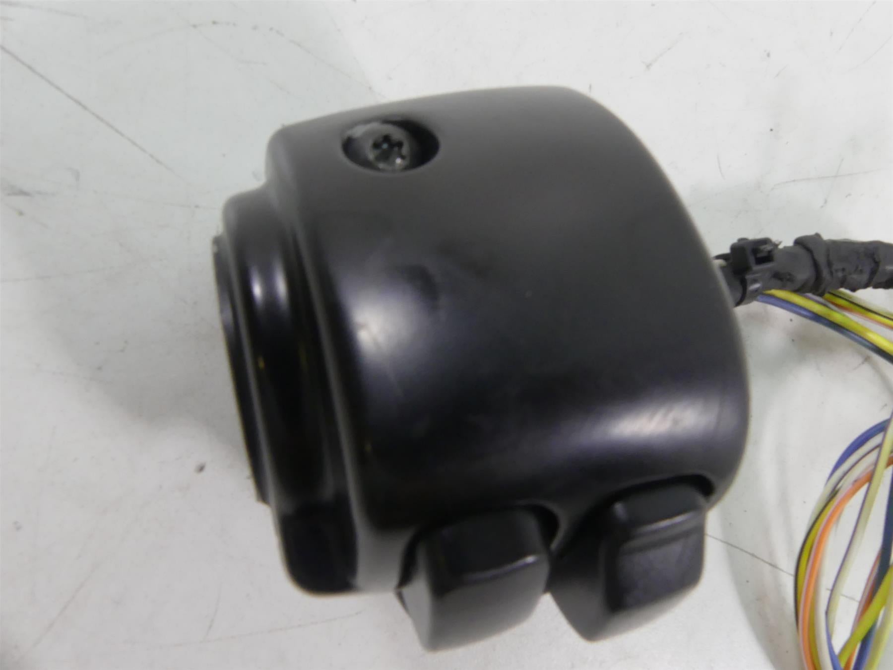 2005 Harley FXDWGI Dyna Wide Glide Left Control Switch Blinker - Read 71682-06A {{ shop.shopifyCountryName }} - Mototech271