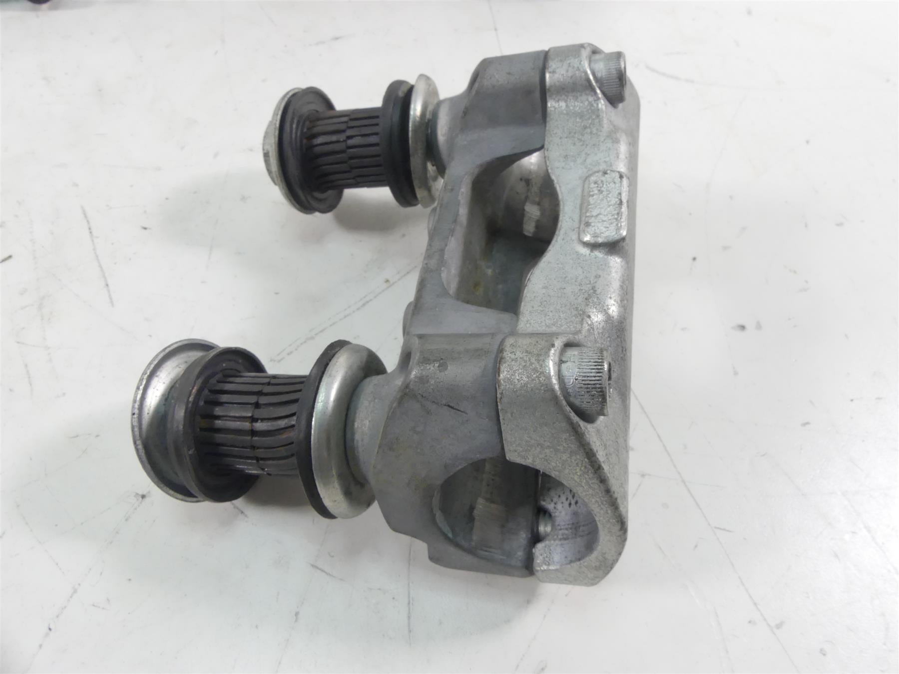2016 Harley Touring FLTRX Road Glide Upper Lower Triple Tree Riser Set 45900024 {{ shop.shopifyCountryName }} - Mototech271