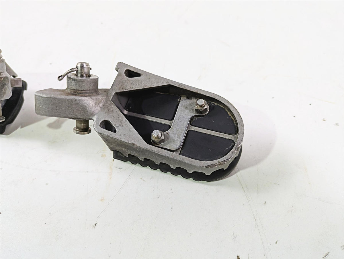2017 BMW F800GS Adv K75 Front Footpeg Foot Peg Rest Set 77258533661 77258533662 {{ shop.shopifyCountryName }} - Mototech271