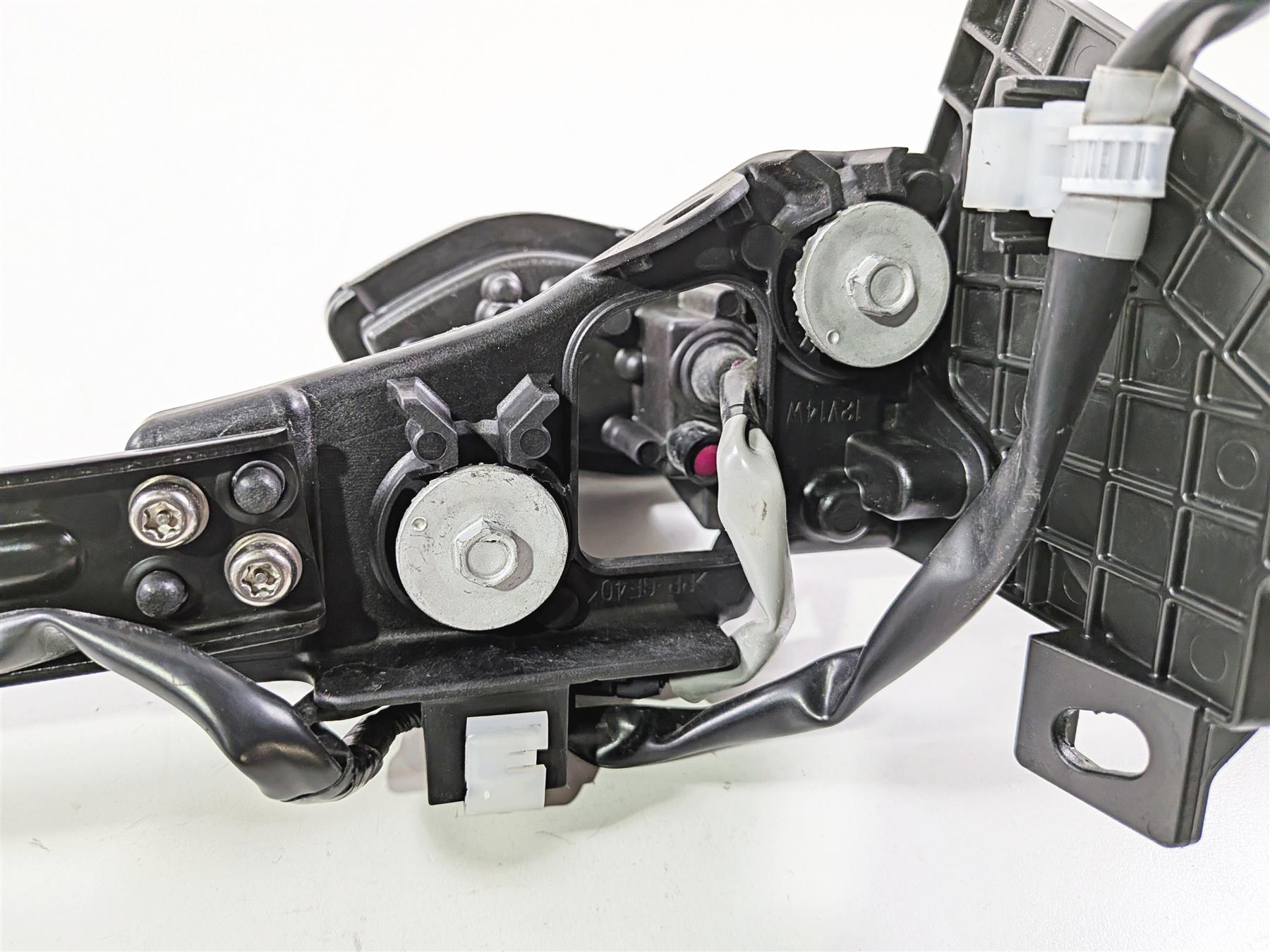 2022 Yamaha YZF R1 R1M RN65 Headlight Head Light Lamp Scratched B3L-84300-00-00-Mototech271