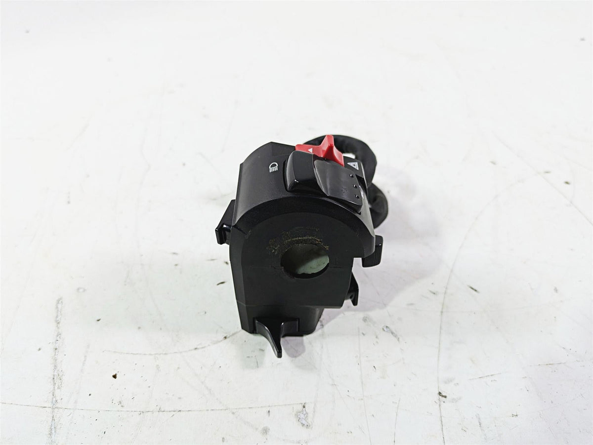 2016 Suzuki GSXR1000 Left Hand Turn Signal Lights Control Switch 37400-47H10 {{ shop.shopifyCountryName }} - Mototech271