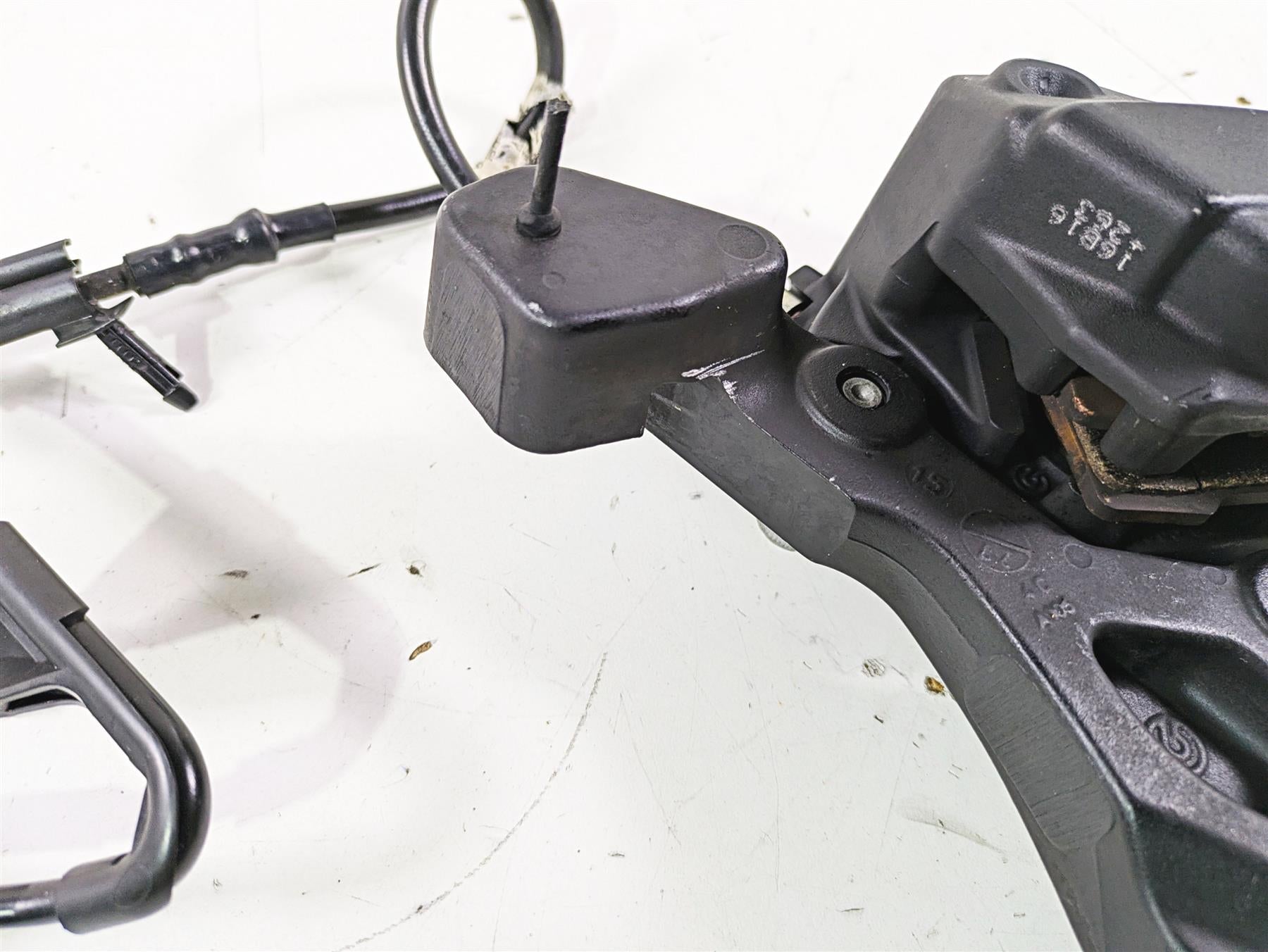 2016 Harley Touring FLTRX Road Glide Rear Brake Caliper & Bracket 44080-08C {{ shop.shopifyCountryName }} - Mototech271