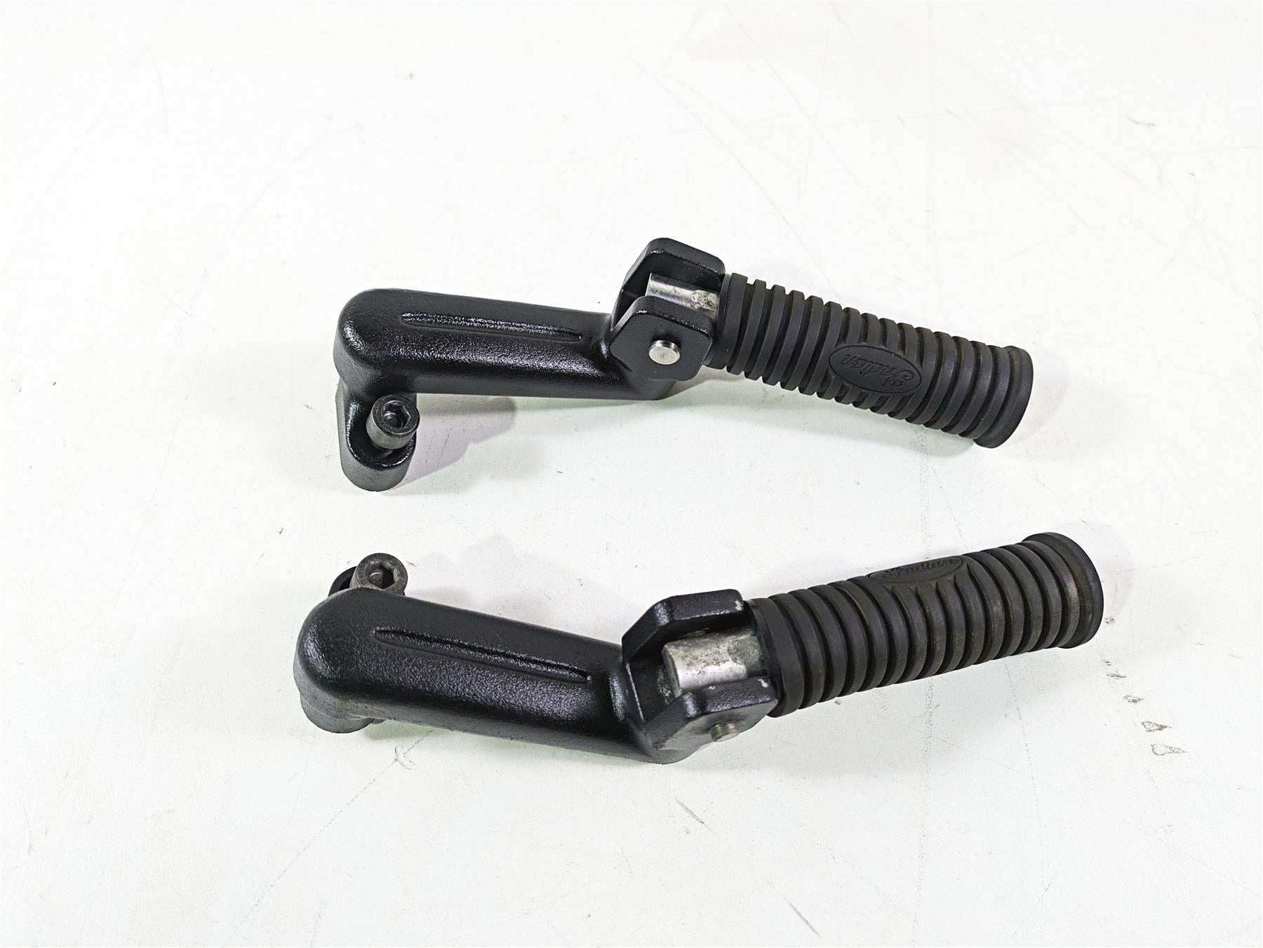 2018 Indian Chieftain Dark Horse Rear Passenger Foot Pegs 5140869 5140870 {{ shop.shopifyCountryName }} - Mototech271