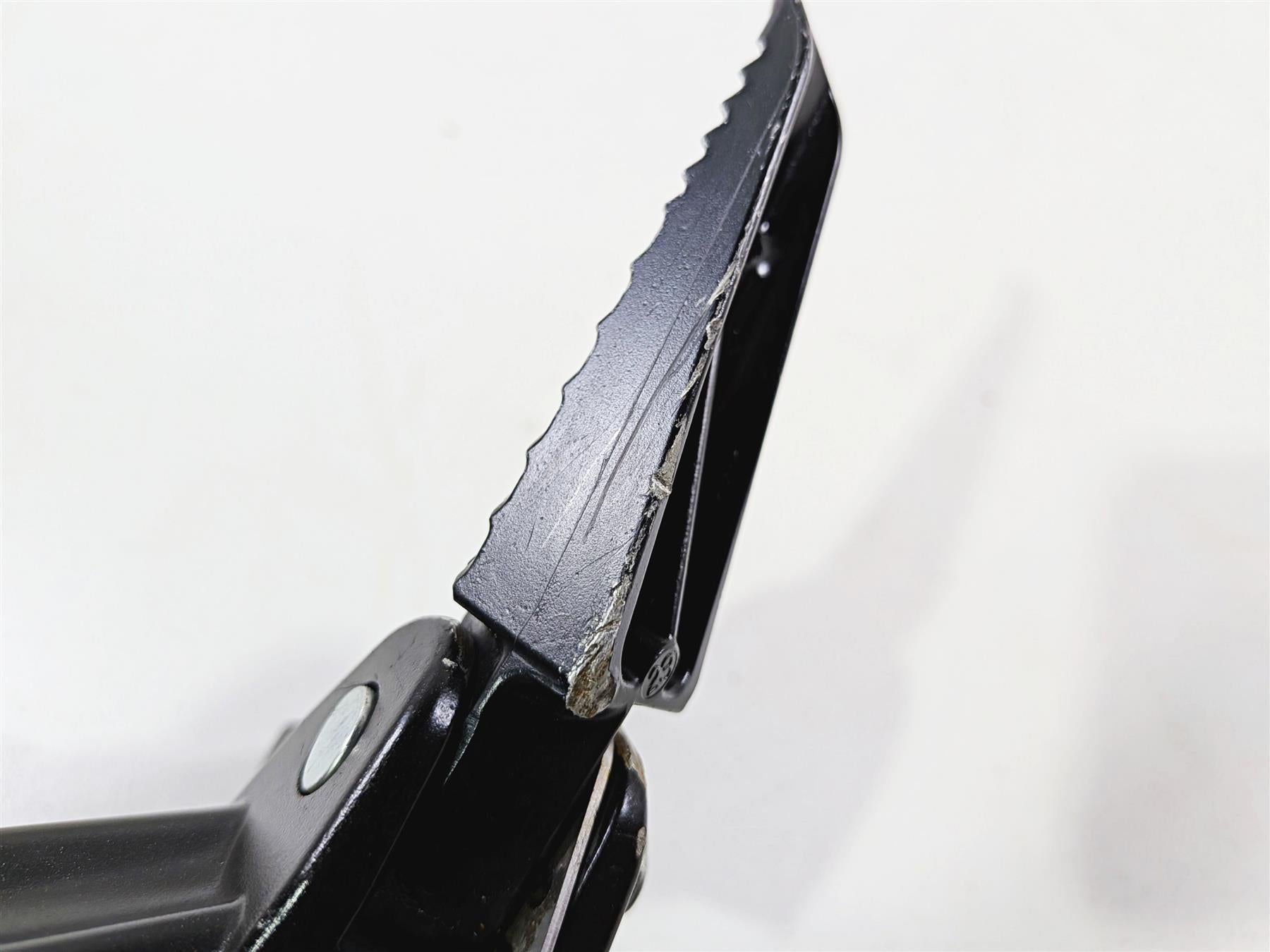 2024 Suzuki GSXR 600 Left Rear Passenger Footpeg Foot Peg Rest Set 43700-14J30 {{ shop.shopifyCountryName }} - Mototech271