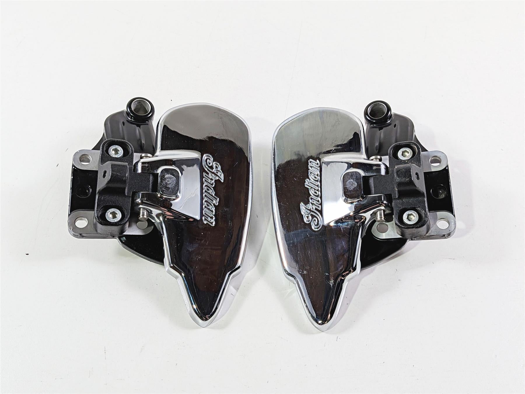 2015 Indian Chieftain Rear Passenger Floor Board & Mount Set 1020122 1020121-Mototech271